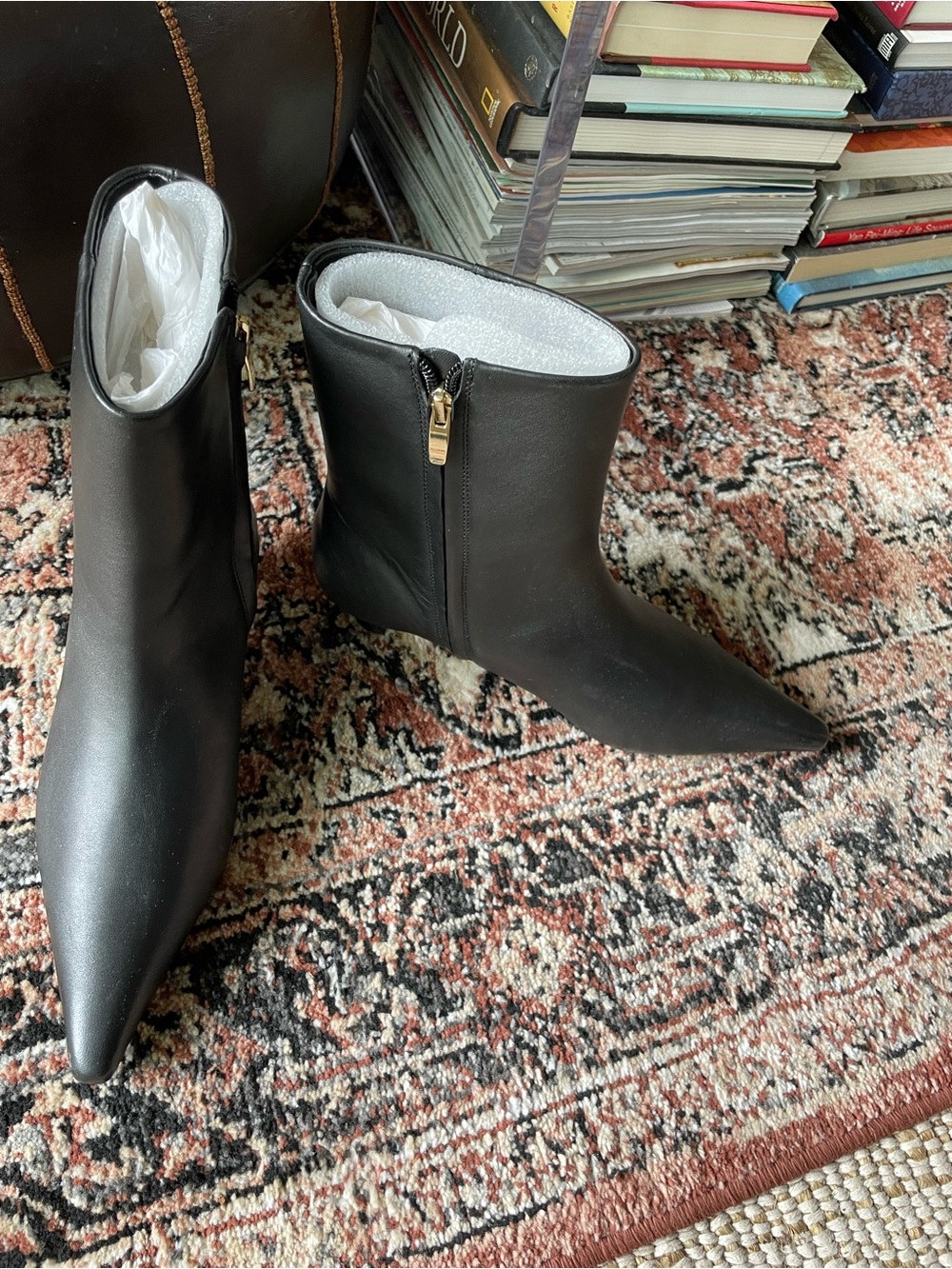 Ann Taylor Pointy Toe Kitten Heel Boots 9M NWOB